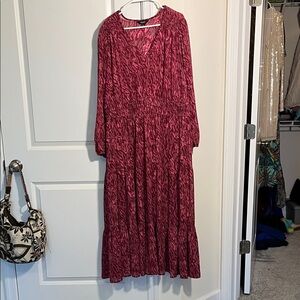 Simply Vera - Elegant Pink Patterned Dress by Vera Wang